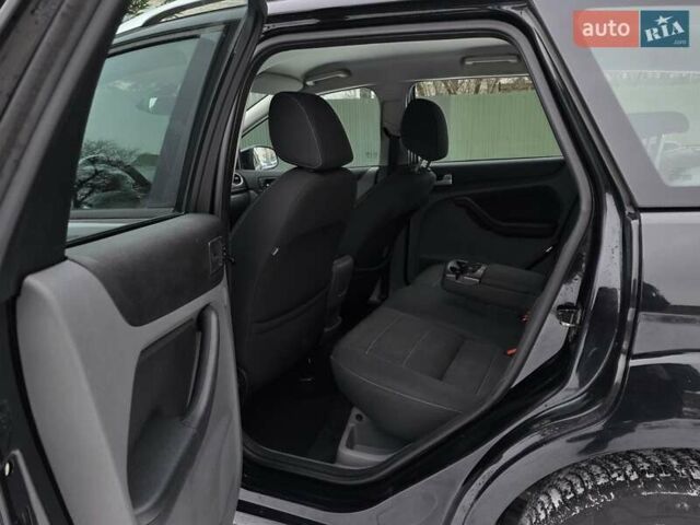 Черный Форд Фокус, объемом двигателя 1.6 л и пробегом 203 тыс. км за 5950 $, фото 25 на Automoto.ua