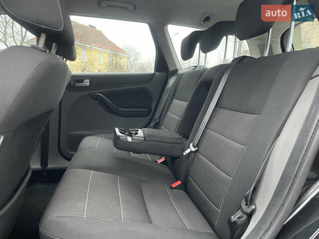 Черный Форд Фокус, объемом двигателя 1.6 л и пробегом 242 тыс. км за 6150 $, фото 24 на Automoto.ua