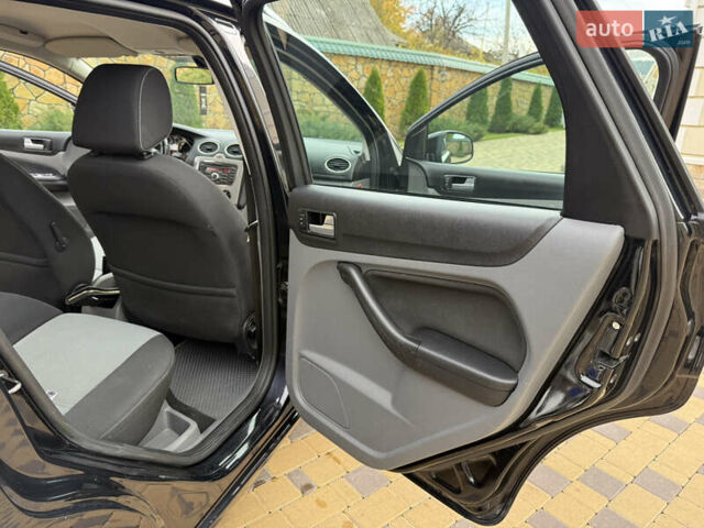 Черный Форд Фокус, объемом двигателя 1.6 л и пробегом 216 тыс. км за 5650 $, фото 17 на Automoto.ua