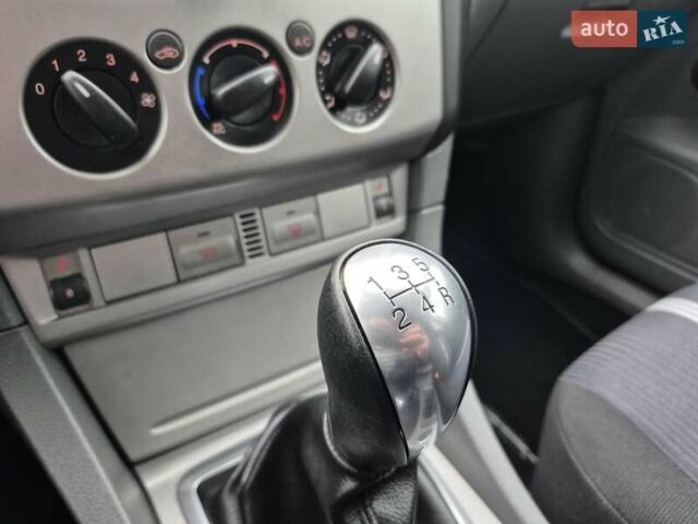 Чорний Форд Фокус, об'ємом двигуна 1.6 л та пробігом 249 тис. км за 6900 $, фото 41 на Automoto.ua