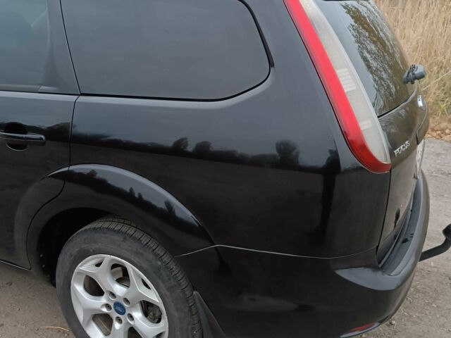 Черный Форд Фокус, объемом двигателя 1.6 л и пробегом 223 тыс. км за 5100 $, фото 6 на Automoto.ua