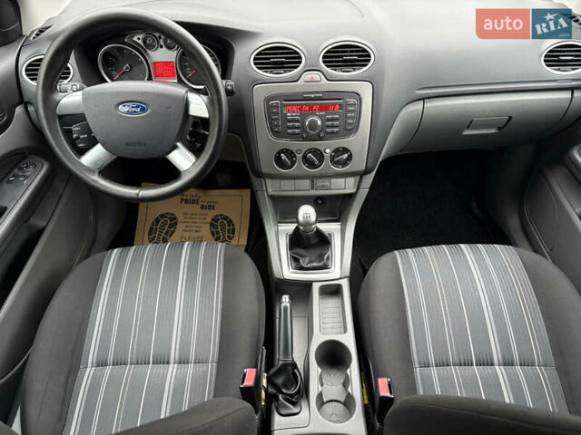 Чорний Форд Фокус, об'ємом двигуна 1.6 л та пробігом 233 тис. км за 6000 $, фото 44 на Automoto.ua