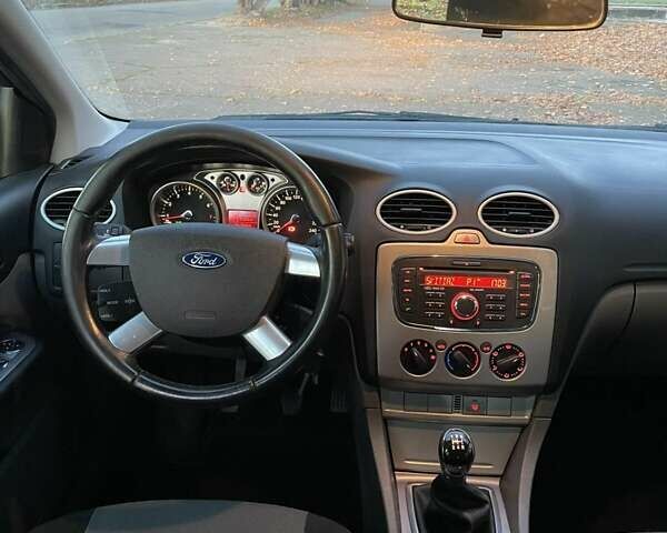 Черный Форд Фокус, объемом двигателя 1.6 л и пробегом 210 тыс. км за 6000 $, фото 18 на Automoto.ua