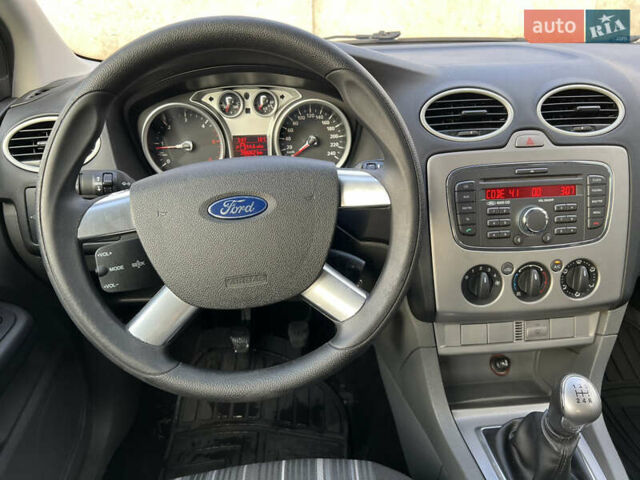Чорний Форд Фокус, об'ємом двигуна 1.6 л та пробігом 208 тис. км за 6500 $, фото 11 на Automoto.ua