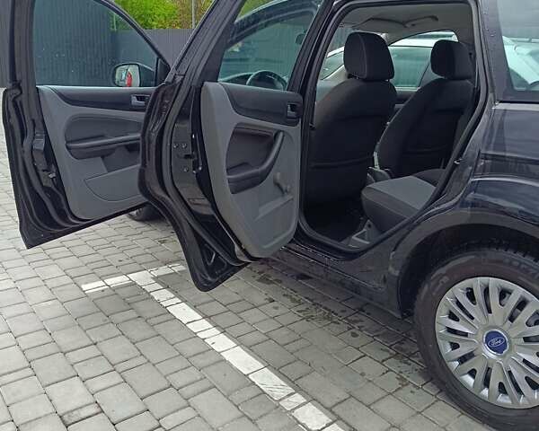 Чорний Форд Фокус, об'ємом двигуна 1.6 л та пробігом 228 тис. км за 5900 $, фото 22 на Automoto.ua