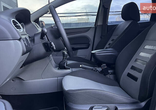 Черный Форд Фокус, объемом двигателя 1.8 л и пробегом 218 тыс. км за 5799 $, фото 42 на Automoto.ua