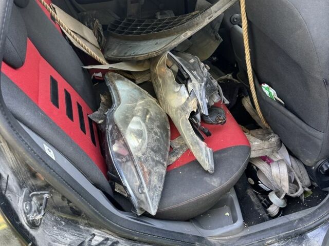 Черный Форд Фокус, объемом двигателя 1.6 л и пробегом 200 тыс. км за 1850 $, фото 3 на Automoto.ua