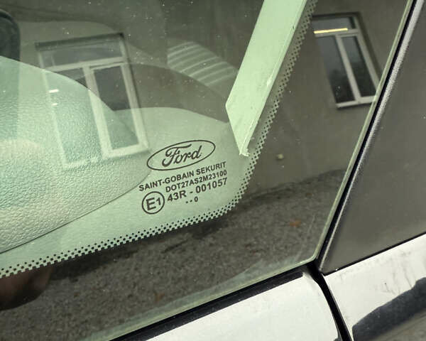 Черный Форд Фокус, объемом двигателя 1.6 л и пробегом 195 тыс. км за 5700 $, фото 51 на Automoto.ua