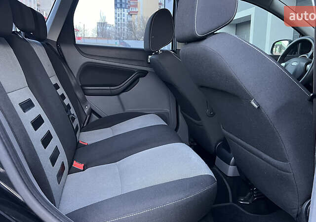 Черный Форд Фокус, объемом двигателя 1.8 л и пробегом 218 тыс. км за 5799 $, фото 45 на Automoto.ua