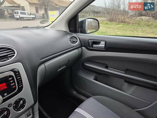 Чорний Форд Фокус, об'ємом двигуна 1.6 л та пробігом 249 тис. км за 6900 $, фото 43 на Automoto.ua