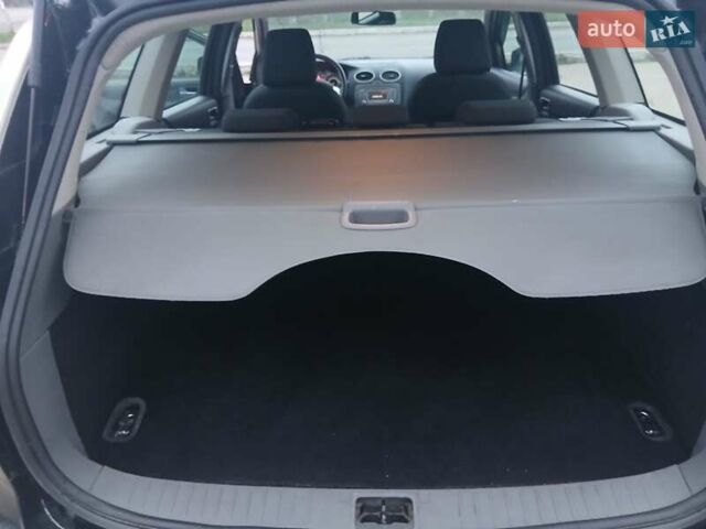 Черный Форд Фокус, объемом двигателя 1.56 л и пробегом 256 тыс. км за 6200 $, фото 18 на Automoto.ua