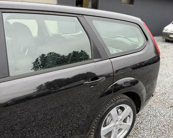 Черный Форд Фокус, объемом двигателя 1.6 л и пробегом 195 тыс. км за 5700 $, фото 17 на Automoto.ua