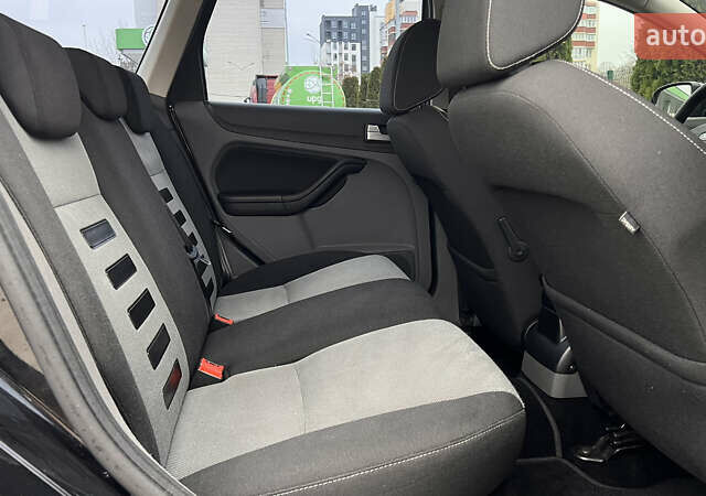 Чорний Форд Фокус, об'ємом двигуна 1.8 л та пробігом 217 тис. км за 5950 $, фото 37 на Automoto.ua