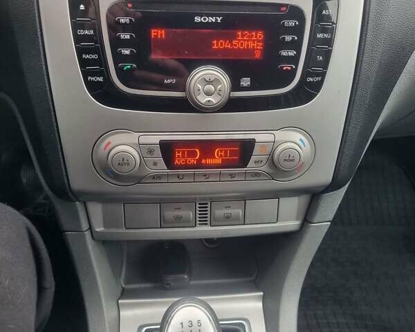 Чорний Форд Фокус, об'ємом двигуна 1.6 л та пробігом 230 тис. км за 6300 $, фото 49 на Automoto.ua