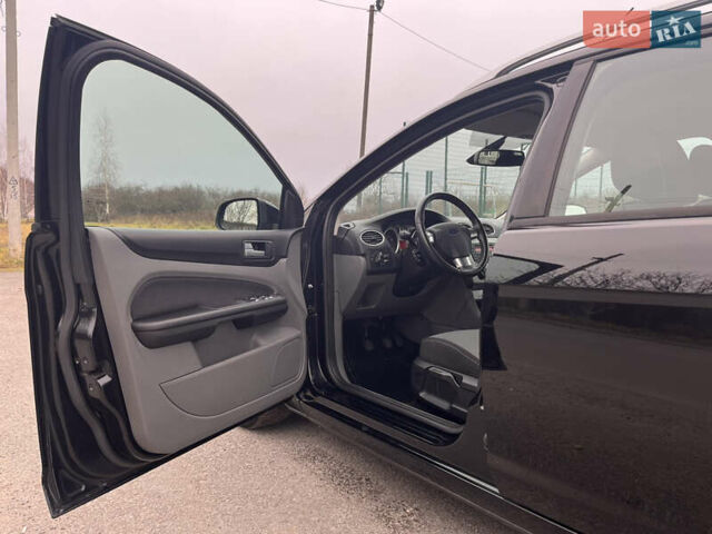 Чорний Форд Фокус, об'ємом двигуна 1.6 л та пробігом 193 тис. км за 6199 $, фото 21 на Automoto.ua