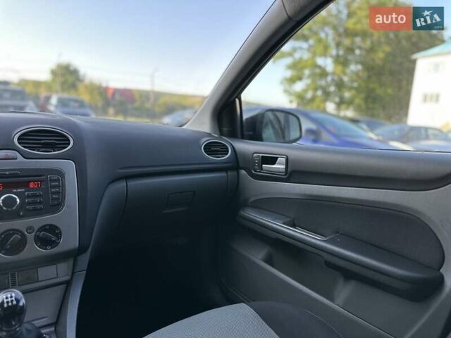 Чорний Форд Фокус, об'ємом двигуна 1.6 л та пробігом 205 тис. км за 5999 $, фото 10 на Automoto.ua