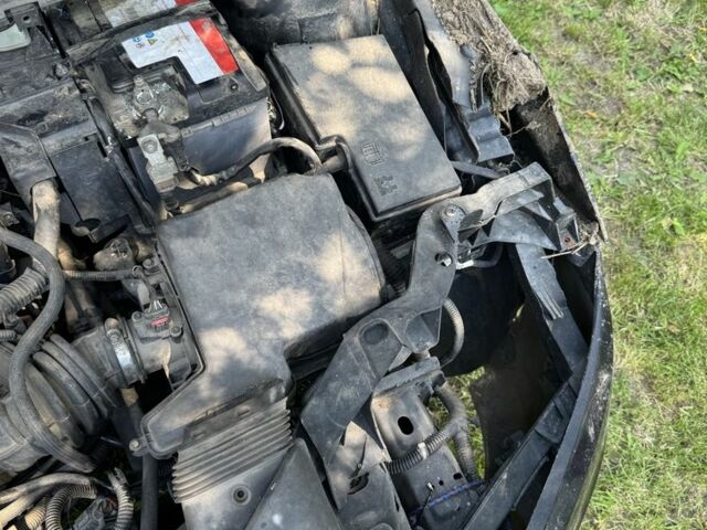 Черный Форд Фокус, объемом двигателя 1.6 л и пробегом 200 тыс. км за 1850 $, фото 8 на Automoto.ua