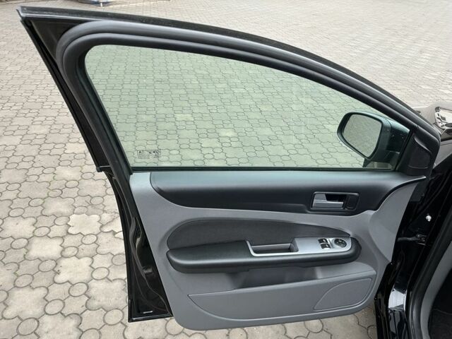 Чорний Форд Фокус, об'ємом двигуна 1.6 л та пробігом 156 тис. км за 6499 $, фото 10 на Automoto.ua