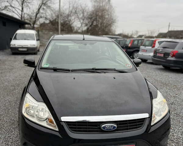 Черный Форд Фокус, объемом двигателя 1.6 л и пробегом 195 тыс. км за 5700 $, фото 3 на Automoto.ua