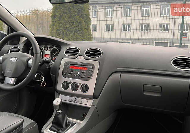 Чорний Форд Фокус, об'ємом двигуна 1.8 л та пробігом 217 тис. км за 5950 $, фото 19 на Automoto.ua