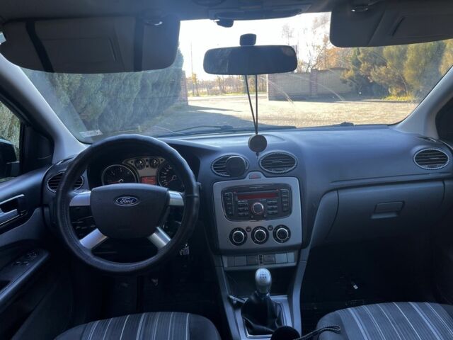 Чорний Форд Фокус, об'ємом двигуна 1.6 л та пробігом 300 тис. км за 3900 $, фото 3 на Automoto.ua