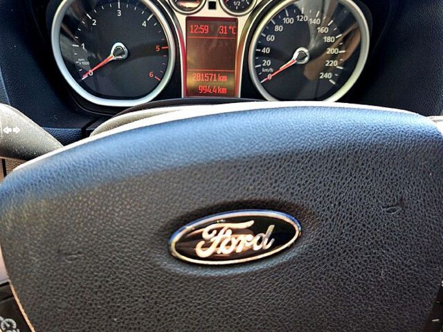 Чорний Форд Фокус, об'ємом двигуна 1.6 л та пробігом 281 тис. км за 5500 $, фото 7 на Automoto.ua