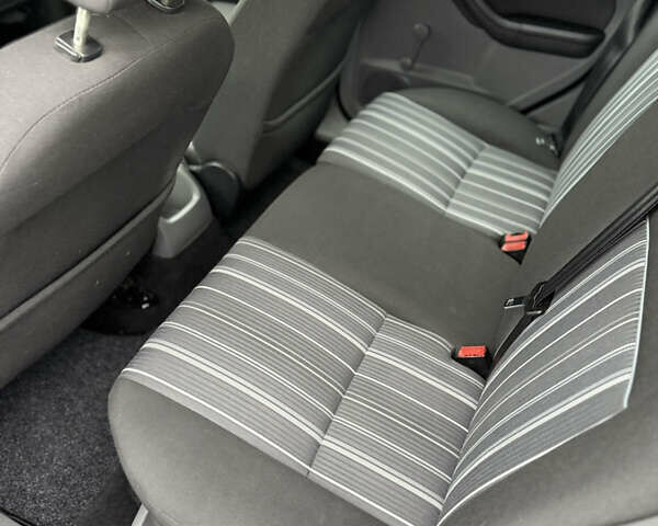 Черный Форд Фокус, объемом двигателя 1.6 л и пробегом 195 тыс. км за 5700 $, фото 98 на Automoto.ua