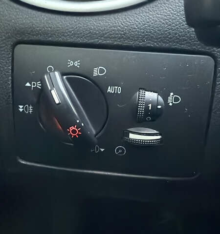 Черный Форд Фокус, объемом двигателя 1.75 л и пробегом 300 тыс. км за 4250 $, фото 6 на Automoto.ua