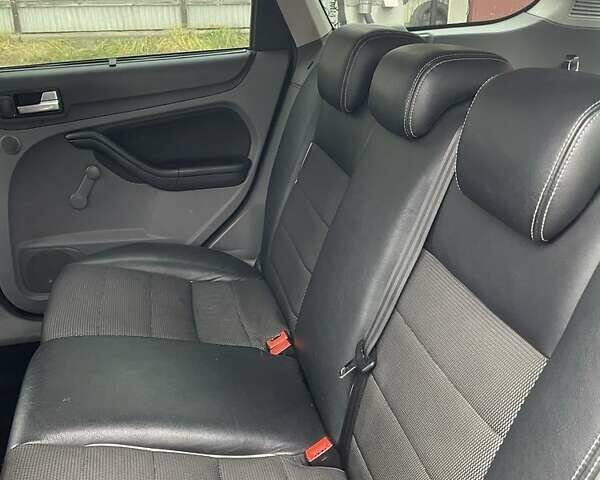 Черный Форд Фокус, объемом двигателя 1.6 л и пробегом 307 тыс. км за 5300 $, фото 18 на Automoto.ua