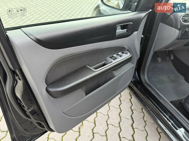 Черный Форд Фокус, объемом двигателя 1.6 л и пробегом 217 тыс. км за 5450 $, фото 15 на Automoto.ua