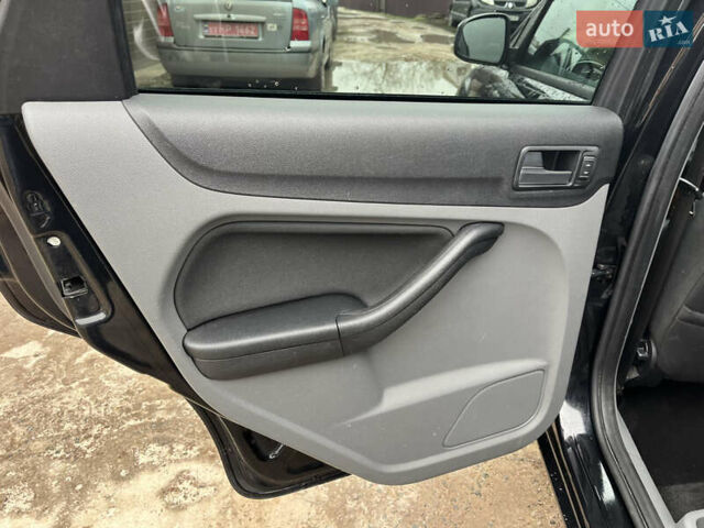 Чорний Форд Фокус, об'ємом двигуна 1.6 л та пробігом 222 тис. км за 6550 $, фото 42 на Automoto.ua