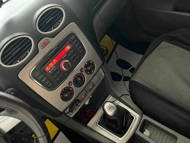 Черный Форд Фокус, объемом двигателя 1.8 л и пробегом 239 тыс. км за 6300 $, фото 22 на Automoto.ua