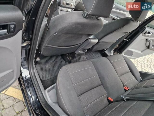 Черный Форд Фокус, объемом двигателя 1.56 л и пробегом 230 тыс. км за 5800 $, фото 6 на Automoto.ua