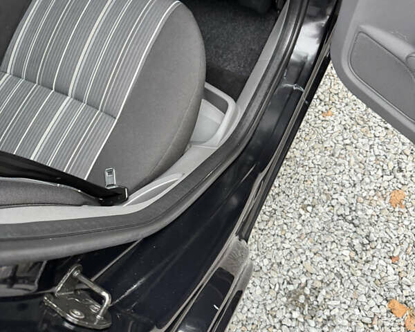 Черный Форд Фокус, объемом двигателя 1.6 л и пробегом 195 тыс. км за 5700 $, фото 123 на Automoto.ua