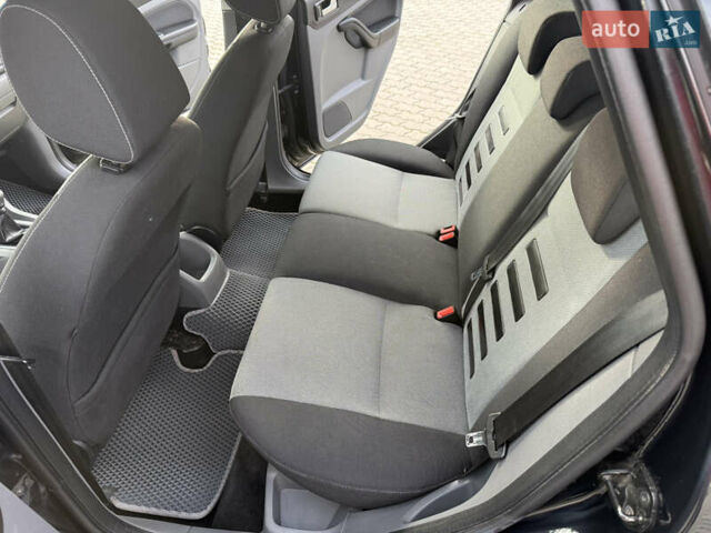 Черный Форд Фокус, объемом двигателя 1.6 л и пробегом 217 тыс. км за 5450 $, фото 18 на Automoto.ua