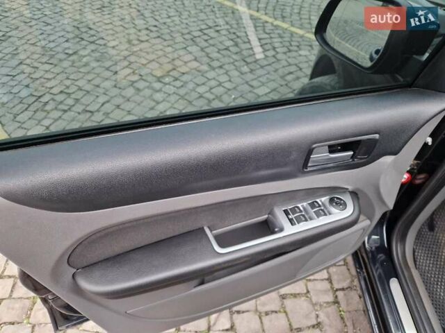 Черный Форд Фокус, объемом двигателя 1.56 л и пробегом 230 тыс. км за 5800 $, фото 11 на Automoto.ua