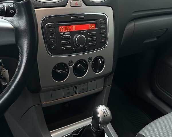 Чорний Форд Фокус, об'ємом двигуна 1.6 л та пробігом 320 тис. км за 5300 $, фото 28 на Automoto.ua