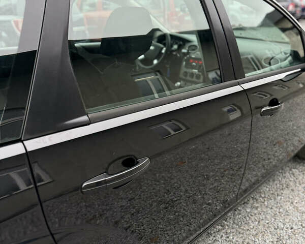 Черный Форд Фокус, объемом двигателя 1.6 л и пробегом 195 тыс. км за 5700 $, фото 61 на Automoto.ua