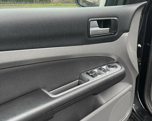 Черный Форд Фокус, объемом двигателя 1.6 л и пробегом 242 тыс. км за 6150 $, фото 19 на Automoto.ua