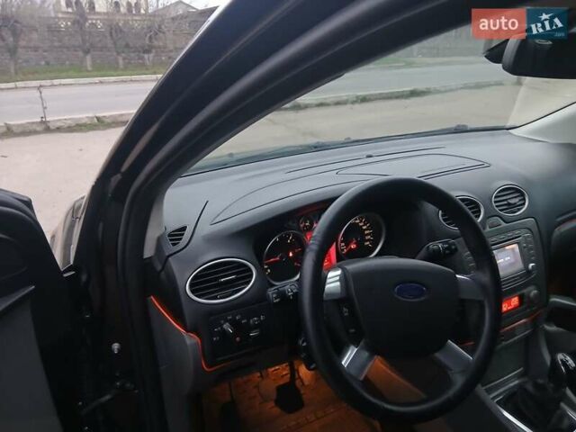 Черный Форд Фокус, объемом двигателя 1.56 л и пробегом 256 тыс. км за 6200 $, фото 12 на Automoto.ua
