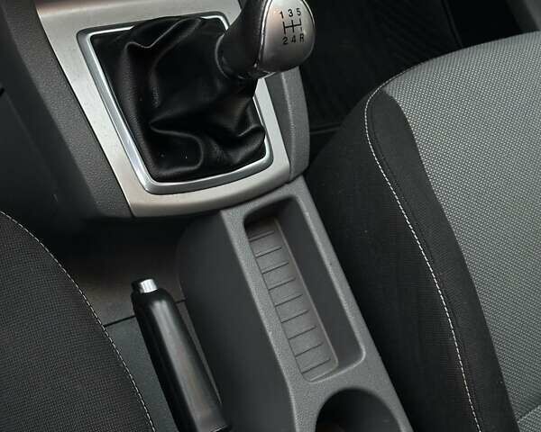 Чорний Форд Фокус, об'ємом двигуна 1.6 л та пробігом 320 тис. км за 5300 $, фото 29 на Automoto.ua