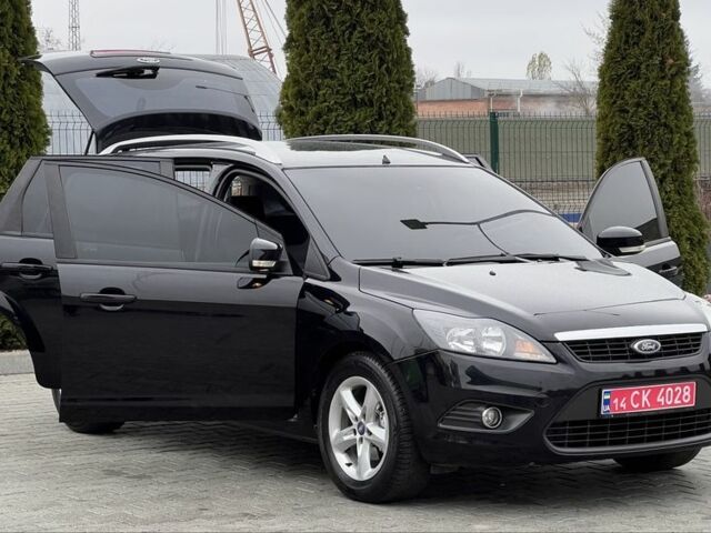 Черный Форд Фокус, объемом двигателя 1.8 л и пробегом 218 тыс. км за 5800 $, фото 4 на Automoto.ua