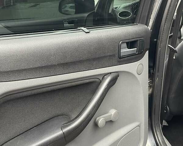 Черный Форд Фокус, объемом двигателя 1.6 л и пробегом 307 тыс. км за 5300 $, фото 17 на Automoto.ua