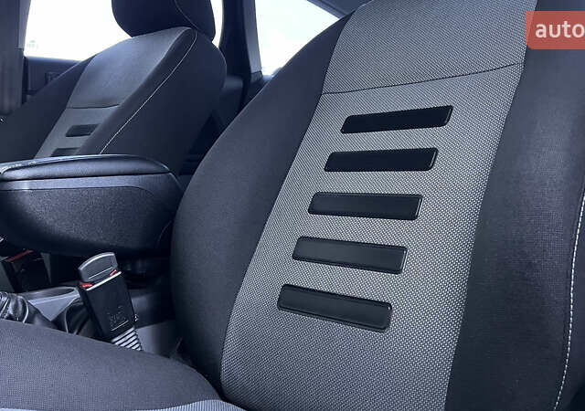 Черный Форд Фокус, объемом двигателя 1.8 л и пробегом 218 тыс. км за 5799 $, фото 48 на Automoto.ua