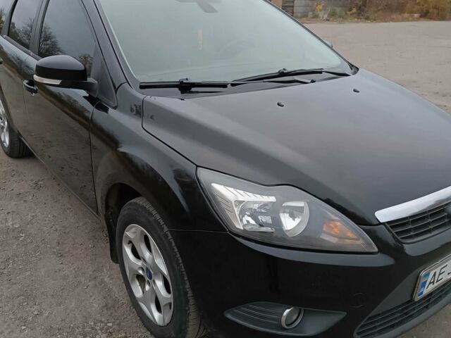 Черный Форд Фокус, объемом двигателя 1.6 л и пробегом 223 тыс. км за 5100 $, фото 1 на Automoto.ua