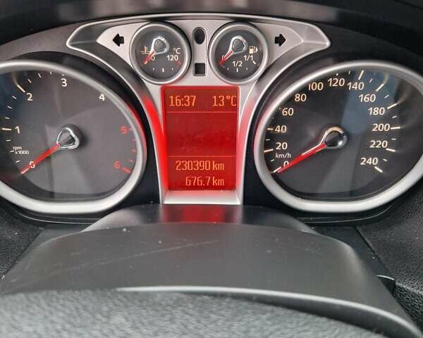 Черный Форд Фокус, объемом двигателя 1.56 л и пробегом 230 тыс. км за 5800 $, фото 7 на Automoto.ua