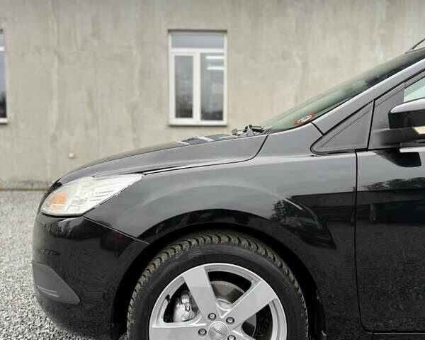 Черный Форд Фокус, объемом двигателя 1.6 л и пробегом 195 тыс. км за 5700 $, фото 21 на Automoto.ua