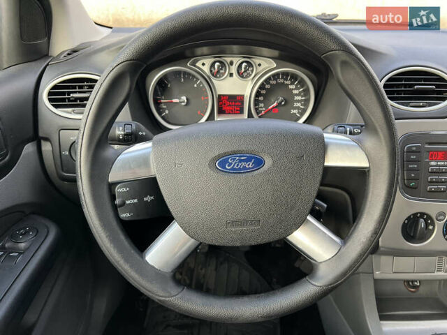 Чорний Форд Фокус, об'ємом двигуна 1.6 л та пробігом 208 тис. км за 6500 $, фото 12 на Automoto.ua