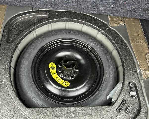 Черный Форд Фокус, объемом двигателя 1.6 л и пробегом 195 тыс. км за 5700 $, фото 135 на Automoto.ua