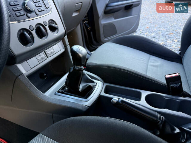 Чорний Форд Фокус, об'ємом двигуна 1.6 л та пробігом 278 тис. км за 5599 $, фото 17 на Automoto.ua